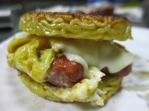 breakfast ramen burger