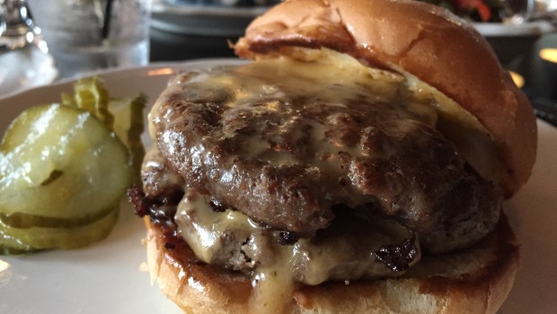 Cheeseburger ar St Dinette Lowertown St Paul